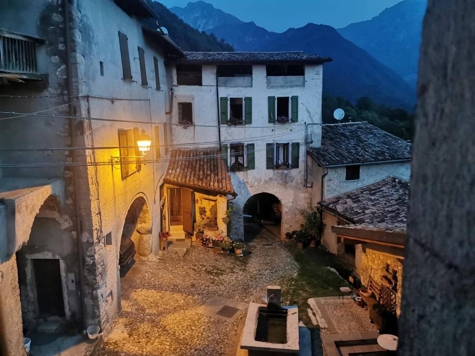 Bed and Breakfast A Casa Di Gianni E Mari à Vestone Extérieur photo